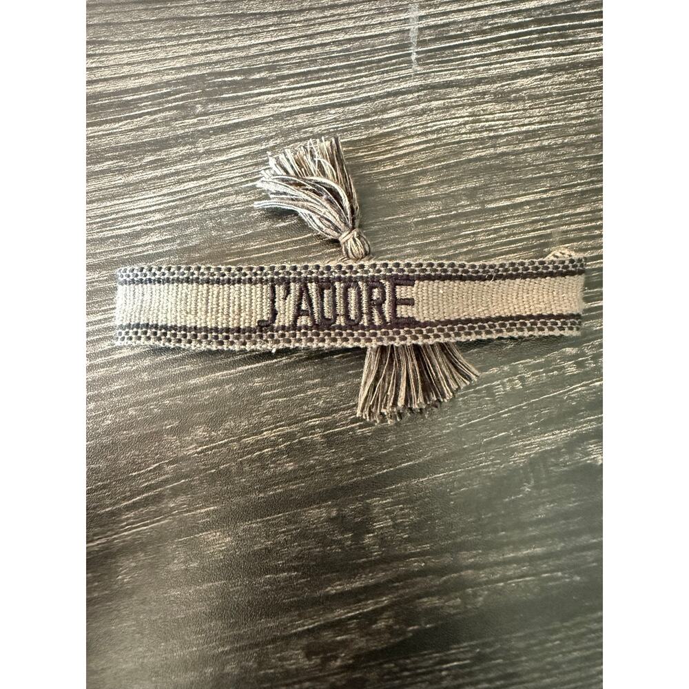 Designer D Fashion “J’Adore” Friendship Bracelet